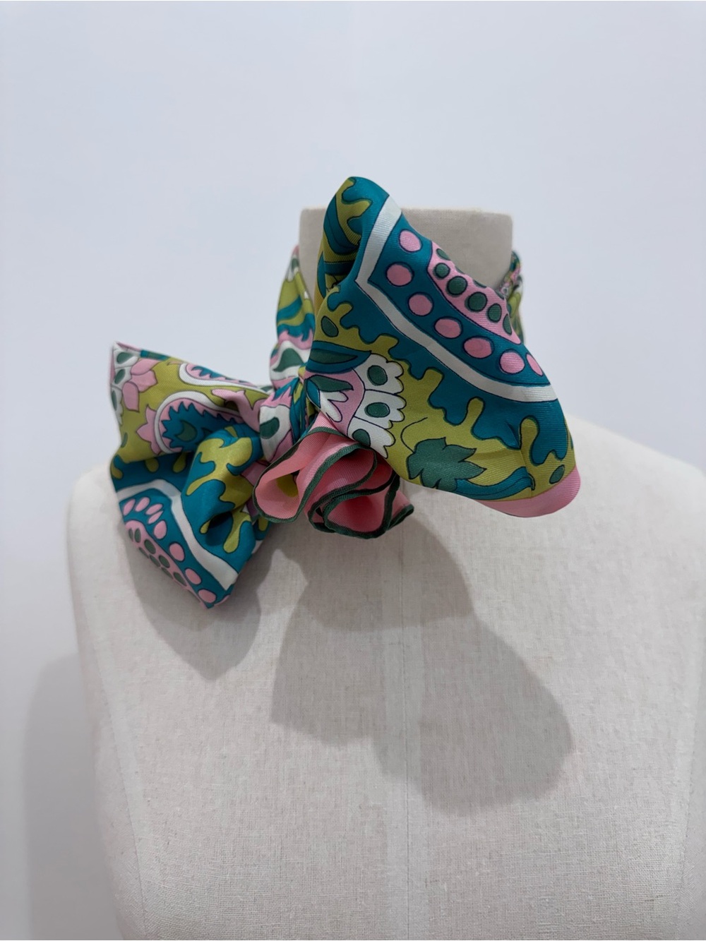 Vera Neumann Silk Blend Retro Vintage Pink Green Paisley Long Scarf 80s - Picture 9 of 12